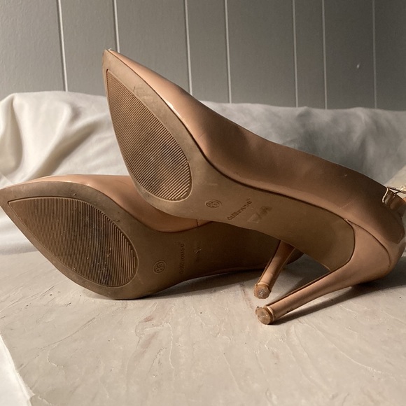 Blush pointed toe ankle strap heels - Picture 7 of 8